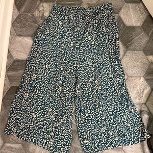 Stylish Blue and White Patterned Guachos